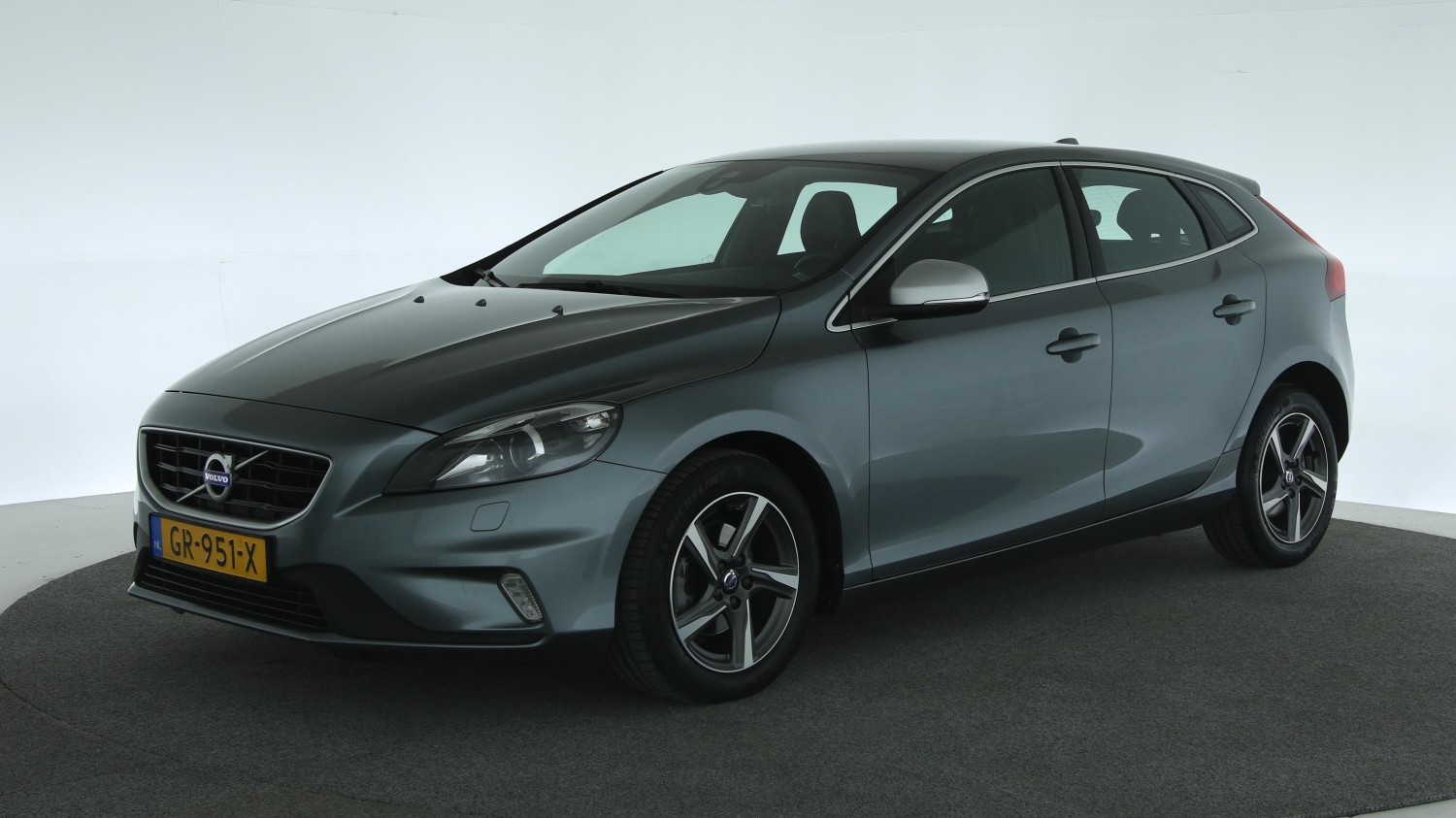 Volvo V40 Hatchback 2015 GR-951-X 1