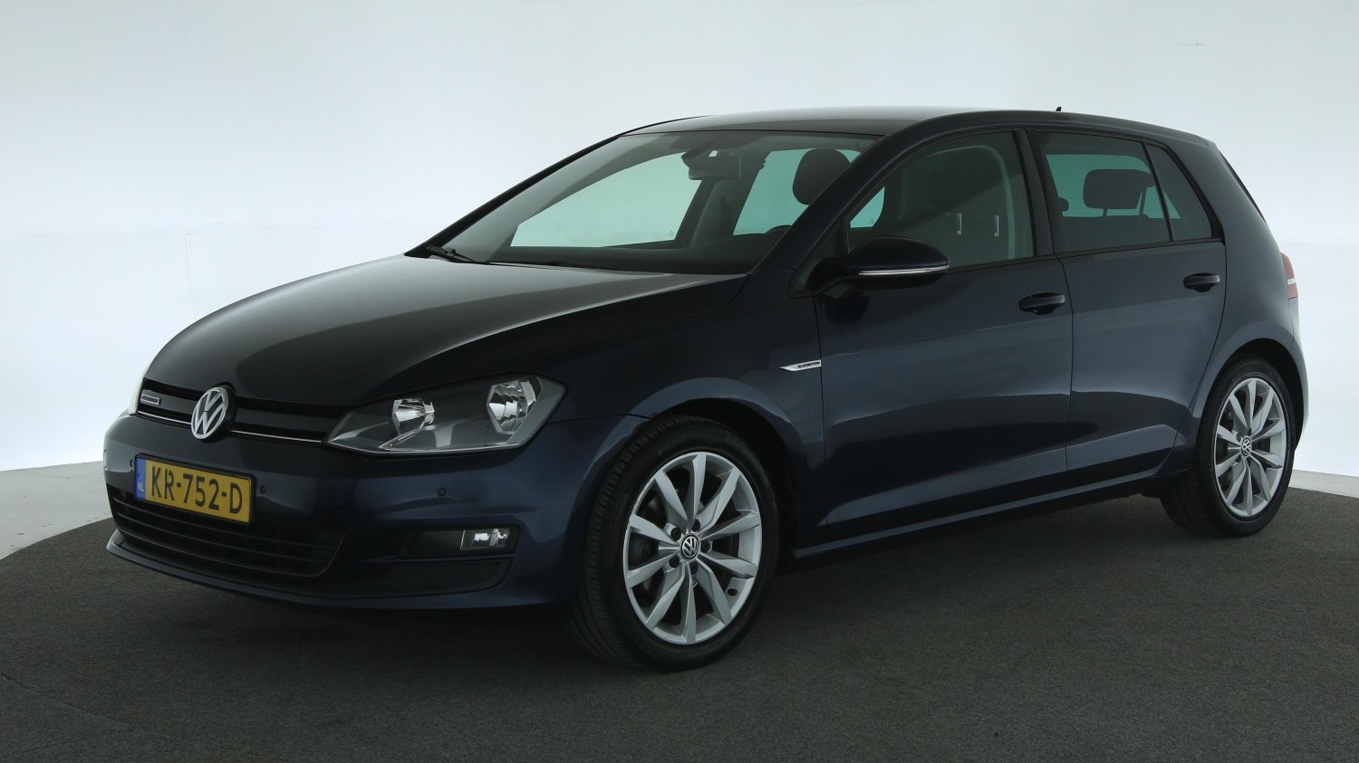 Volkswagen Golf Hatchback 2016 KR-752-D 1