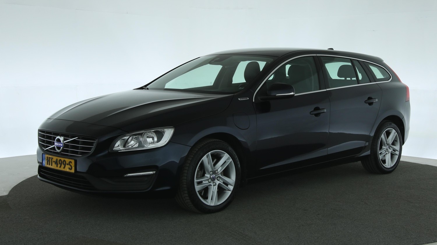 Volvo V60 Station 2015 HT-499-S 1