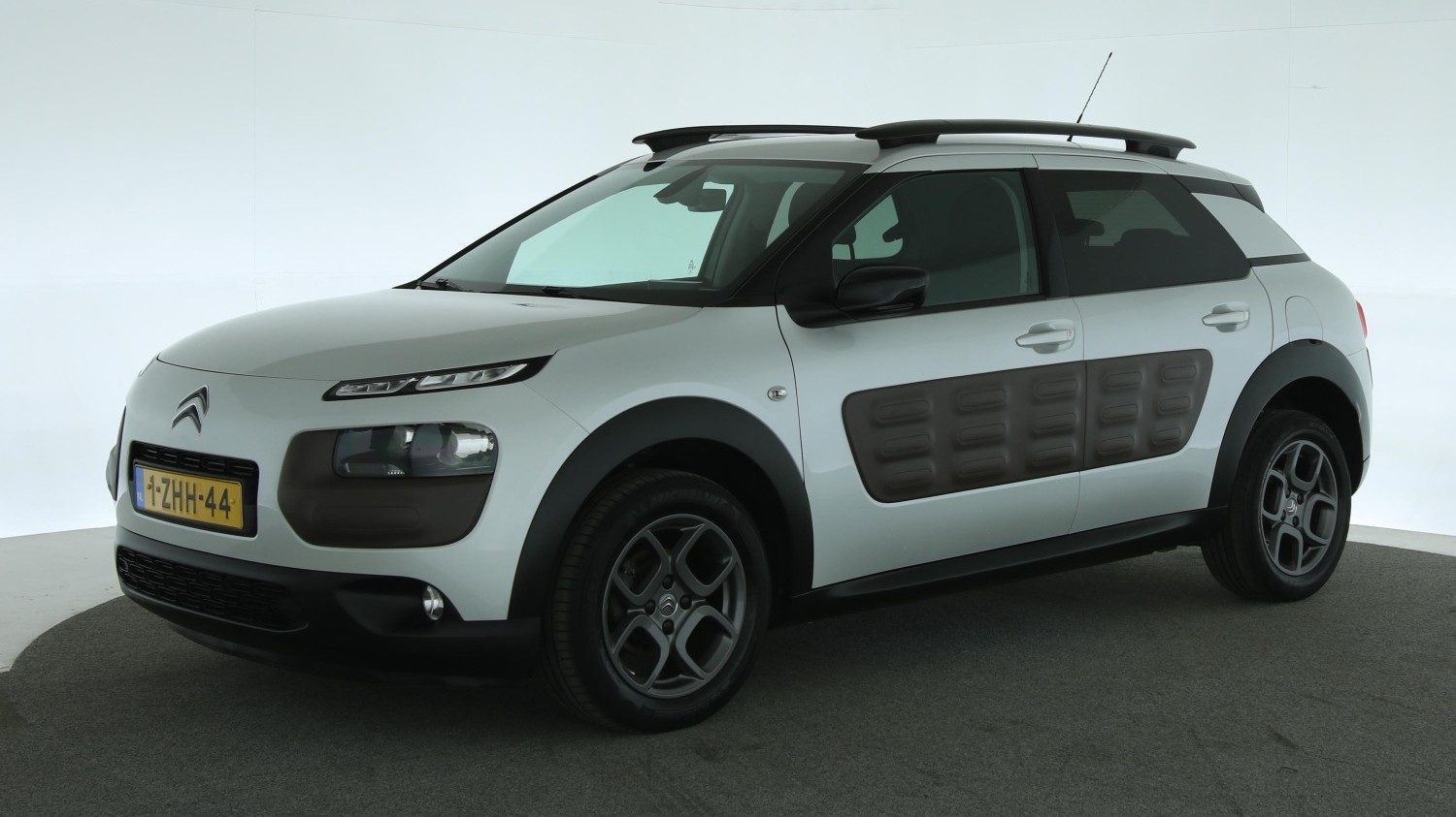 Citroen C4 Cactus Hatchback 2015 1-ZHH-44 1