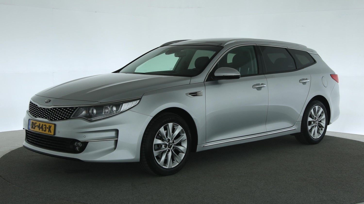 Kia Optima Station 2017 RF-443-K 1
