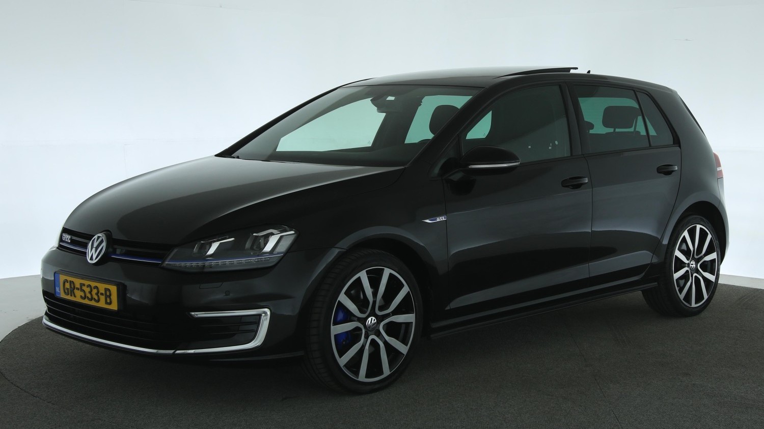 Volkswagen Golf Hatchback 2015 GR-533-B 1