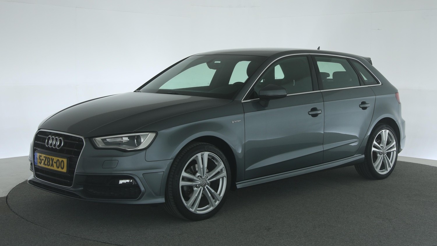 Audi A3 Hatchback 2014 5-ZBX-00 1