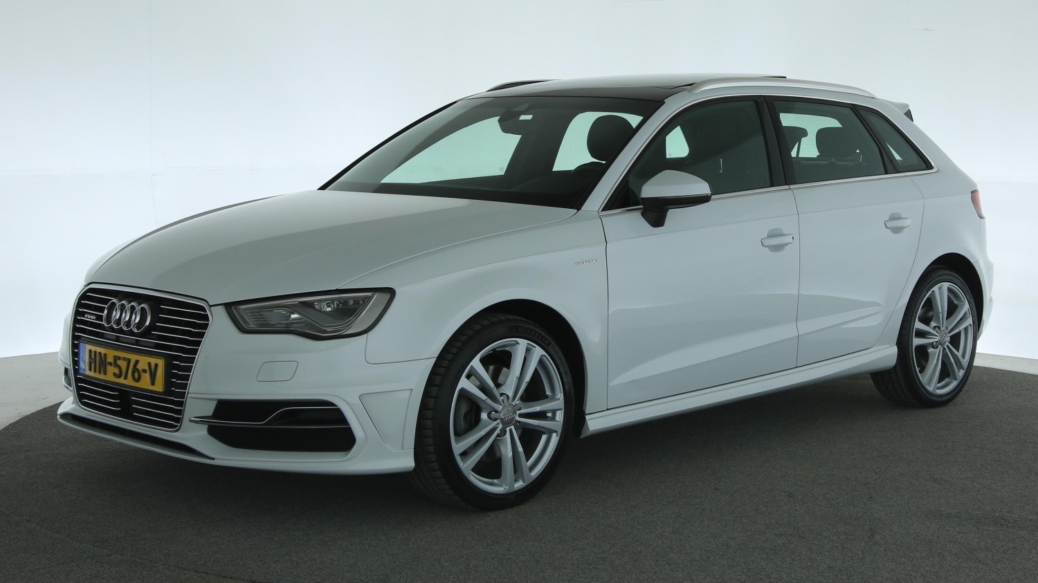 Audi A3 Hatchback 2015 HN-576-V 1