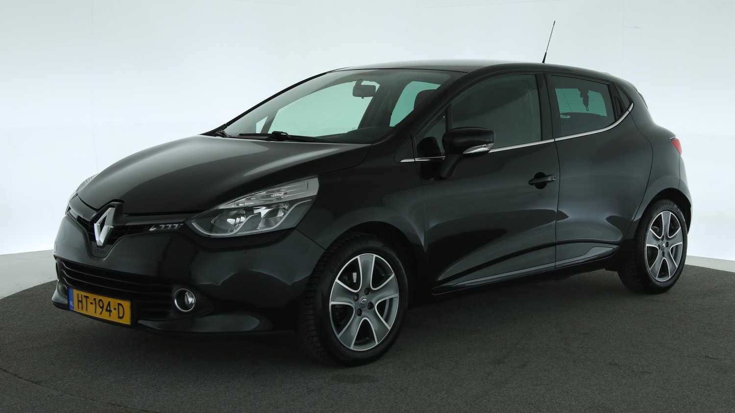 Renault Clio Hatchback 2015 HT-194-D 1