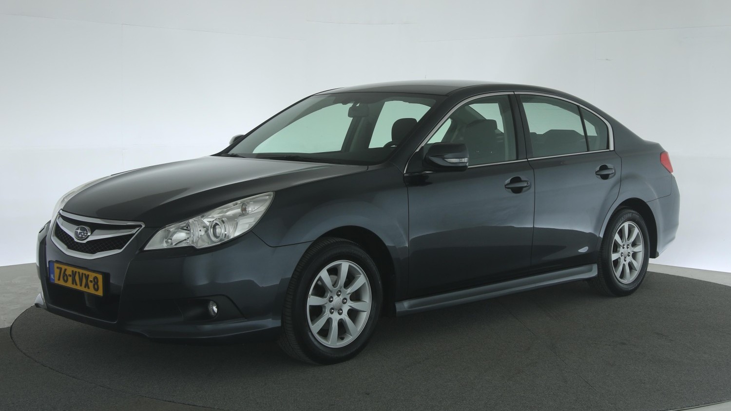 Subaru Legacy Sedan 2010 76-KVX-8 1
