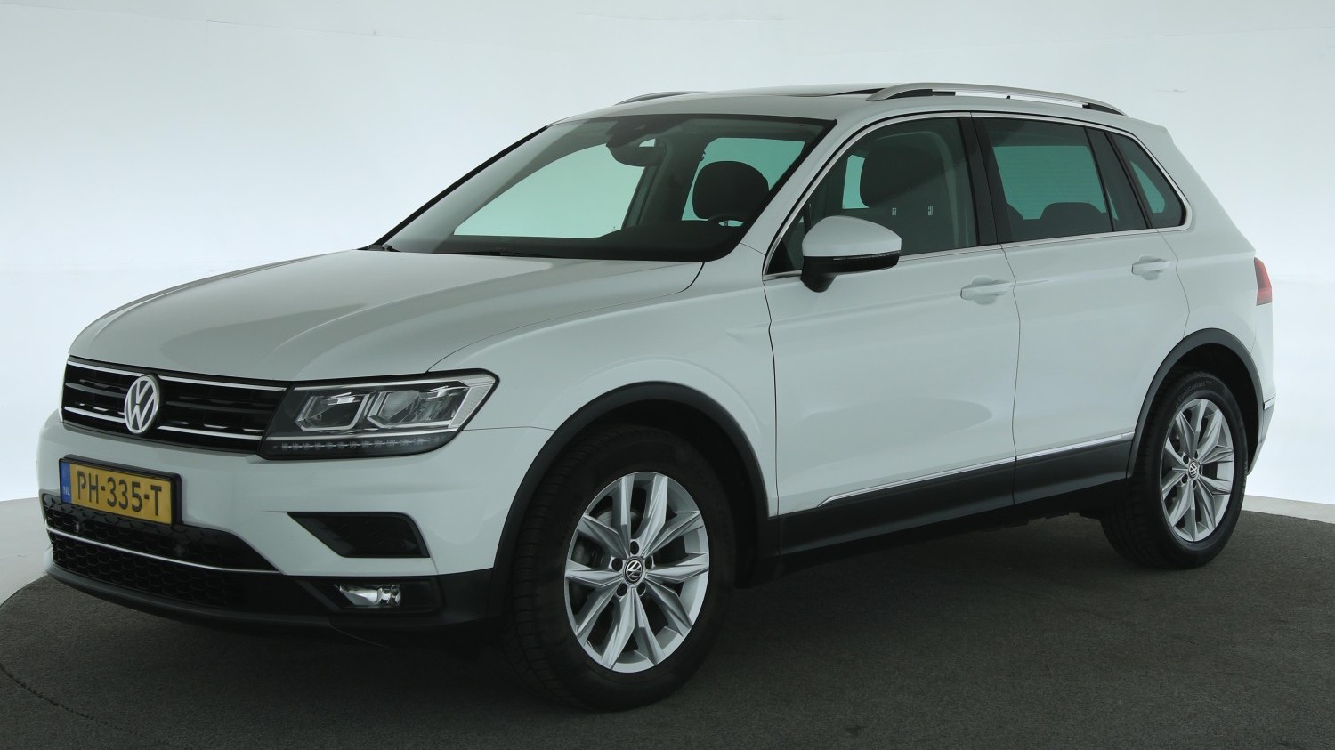 Volkswagen Tiguan SUV / Terreinwagen 2017 PH-335-T 1