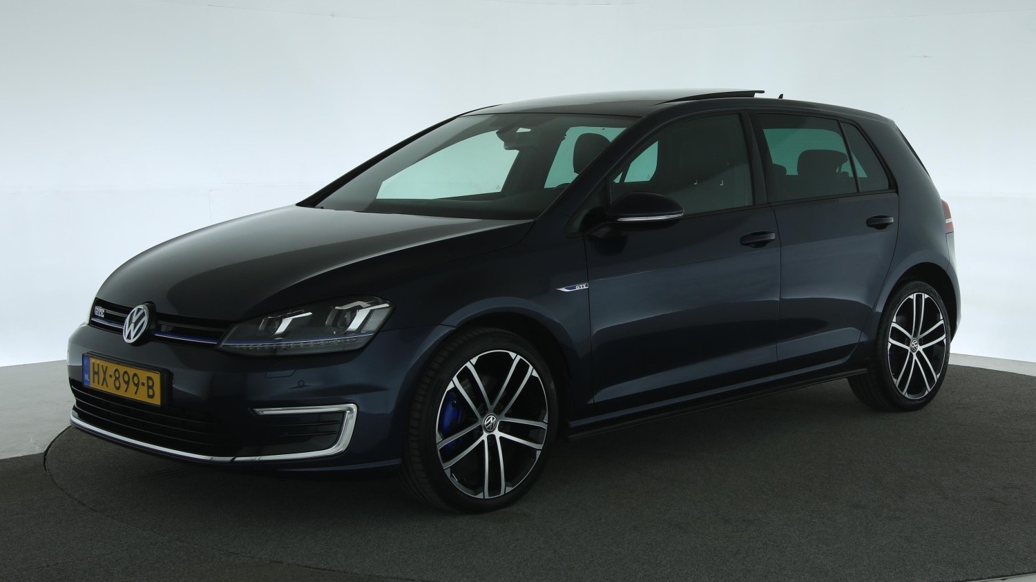 Volkswagen Golf Hatchback 2015 HX-899-B 1