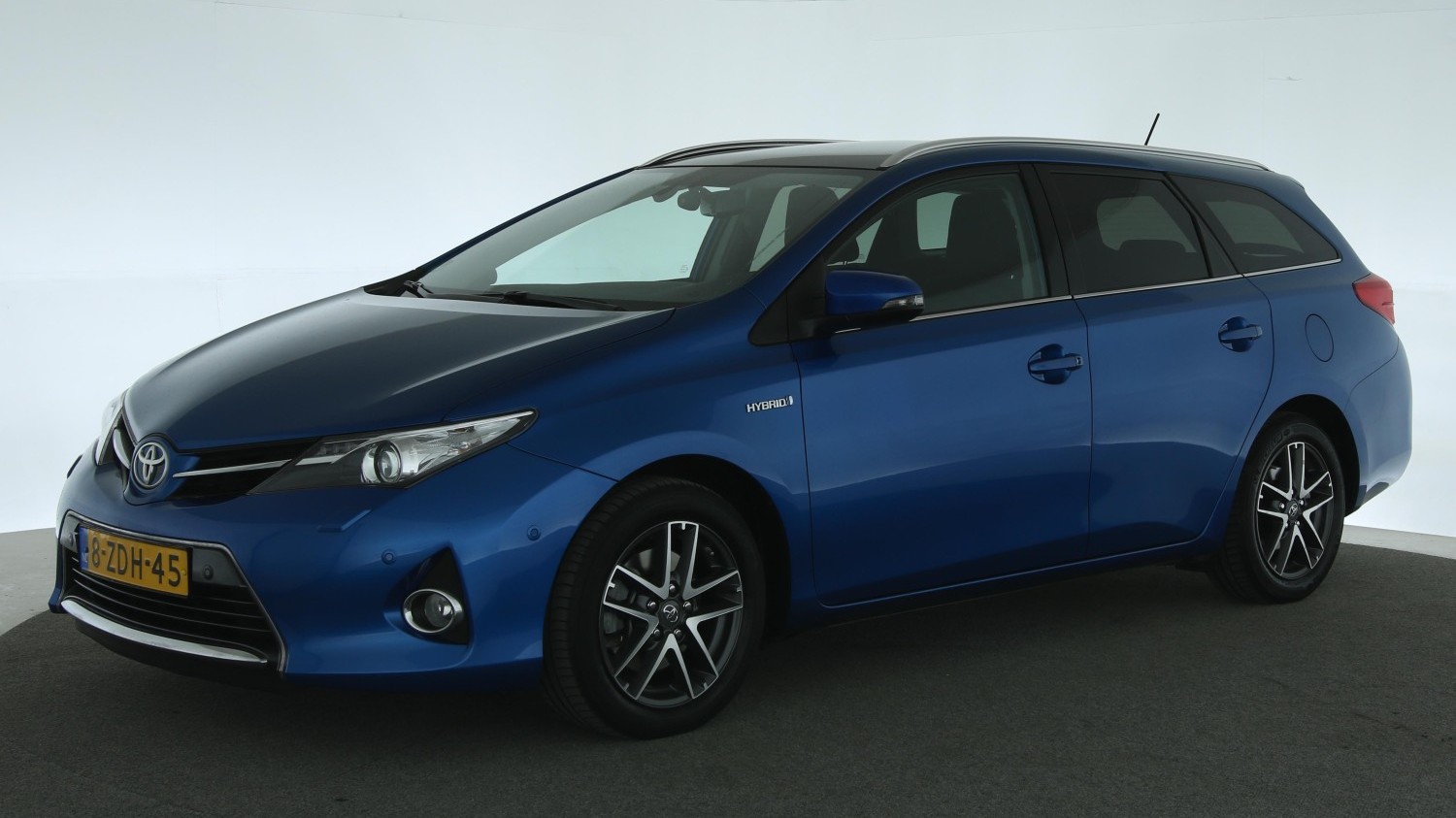 Toyota Auris Station 2014 8-ZDH-45 1
