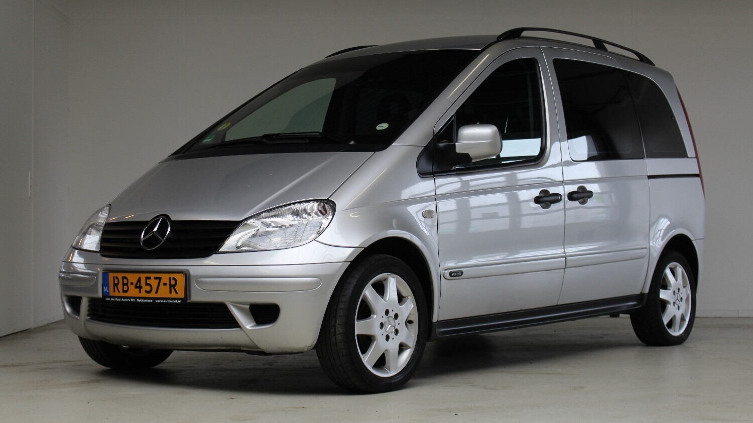 Mercedes-Benz Vaneo MPV 2004 RB-457-R 1
