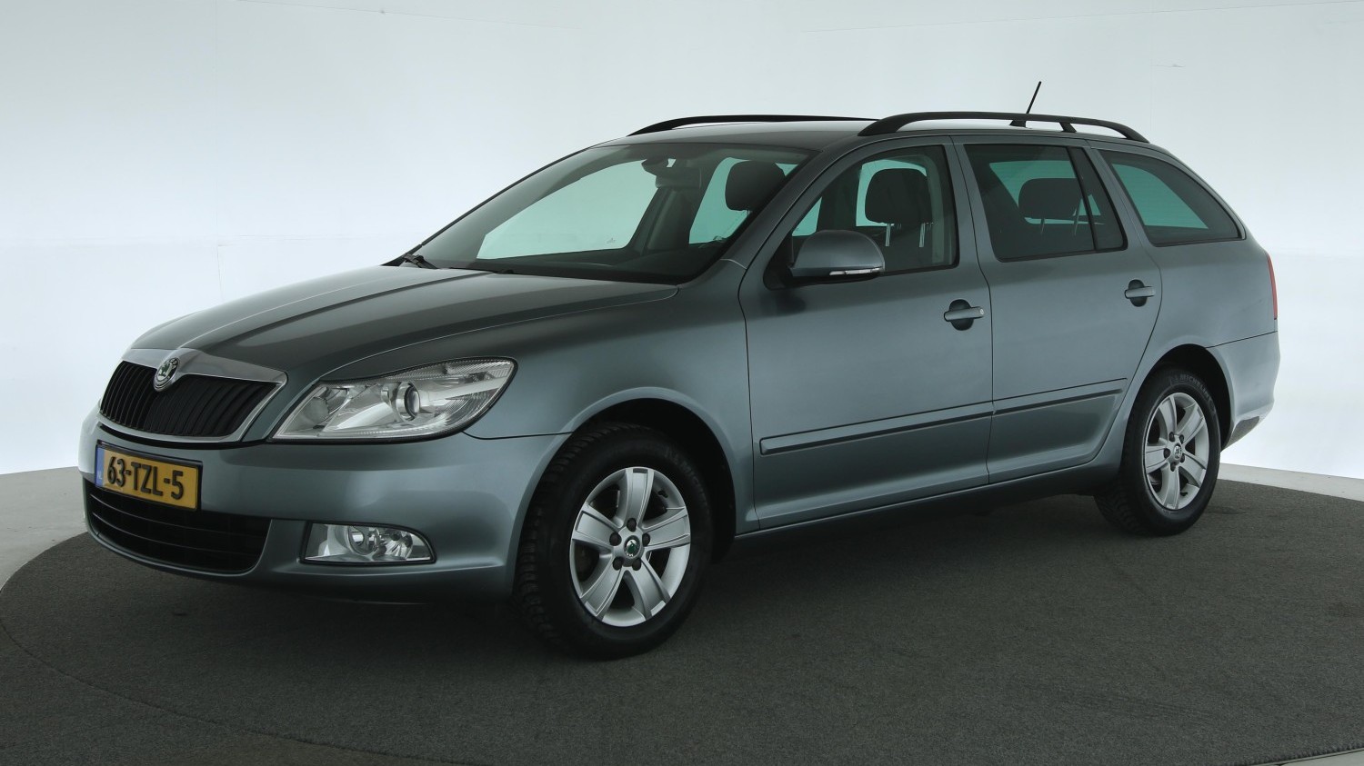 Skoda Octavia Station 2012 63-TZL-5 1