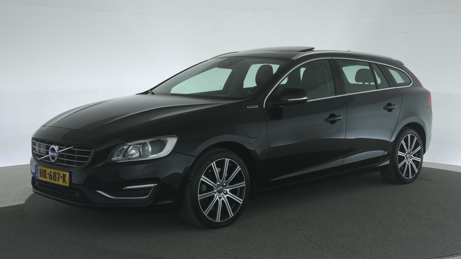Volvo V60 Station 2015 HK-687-K 1