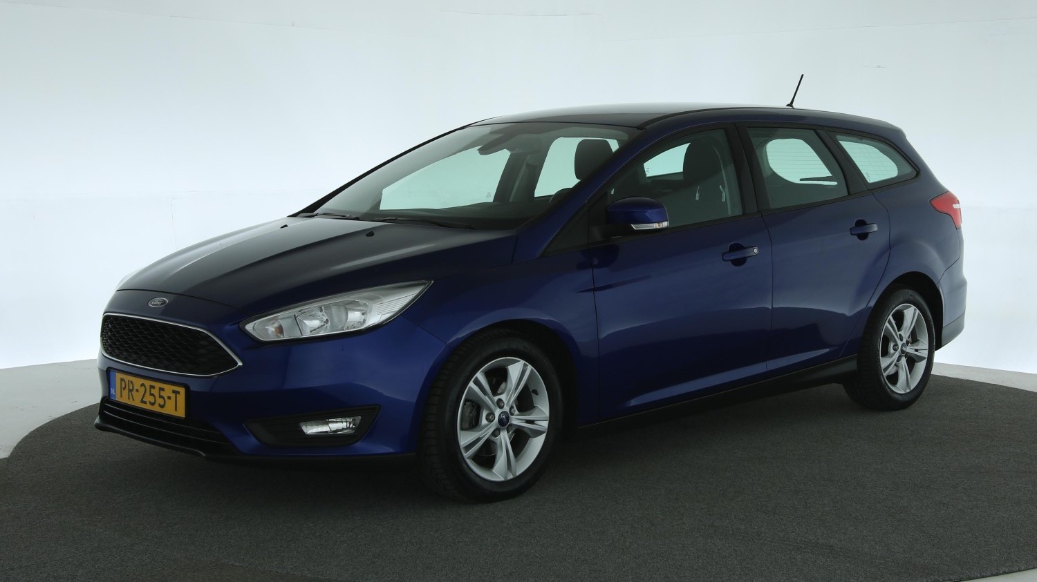 Ford Focus Station 2017 PR-255-T 1