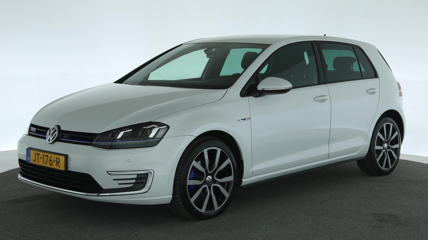 Volkswagen Golf Hatchback 2015 JT-176-R 1