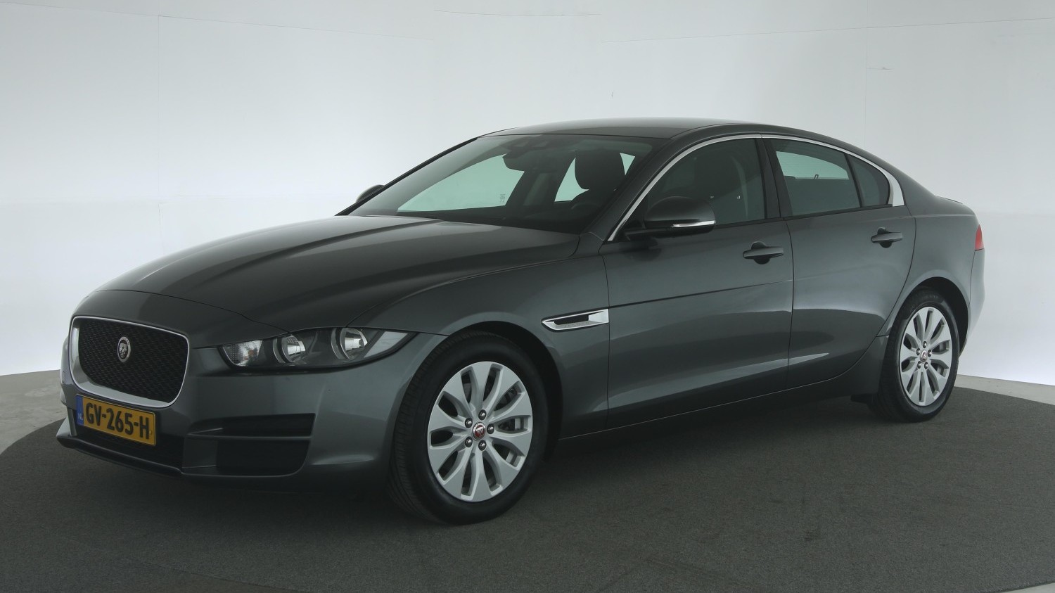 Jaguar XE Sedan 2015 GV-265-H 1