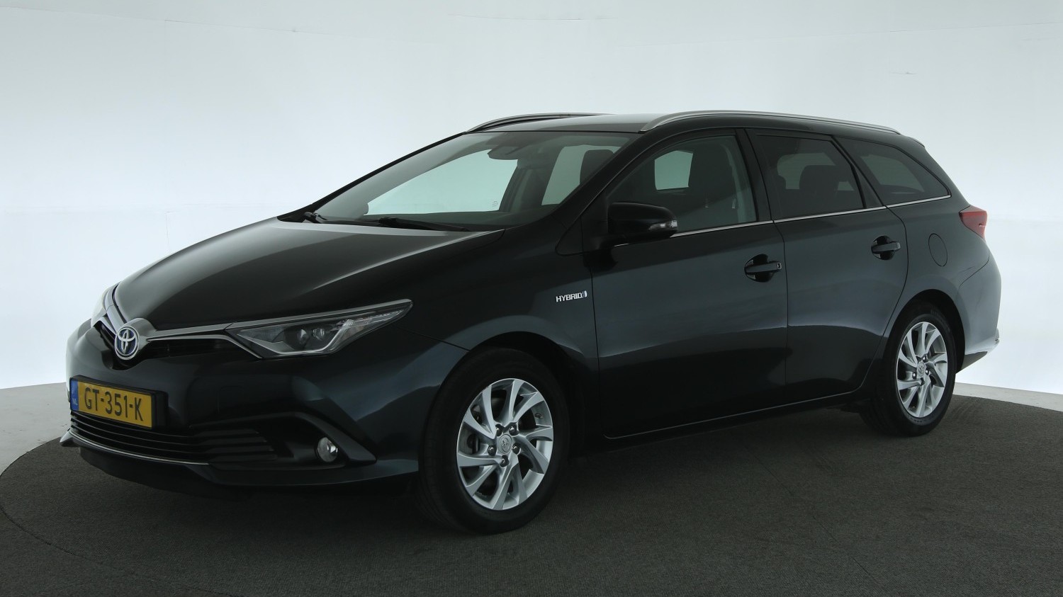 Toyota Auris Station 2015 GT-351-K 1