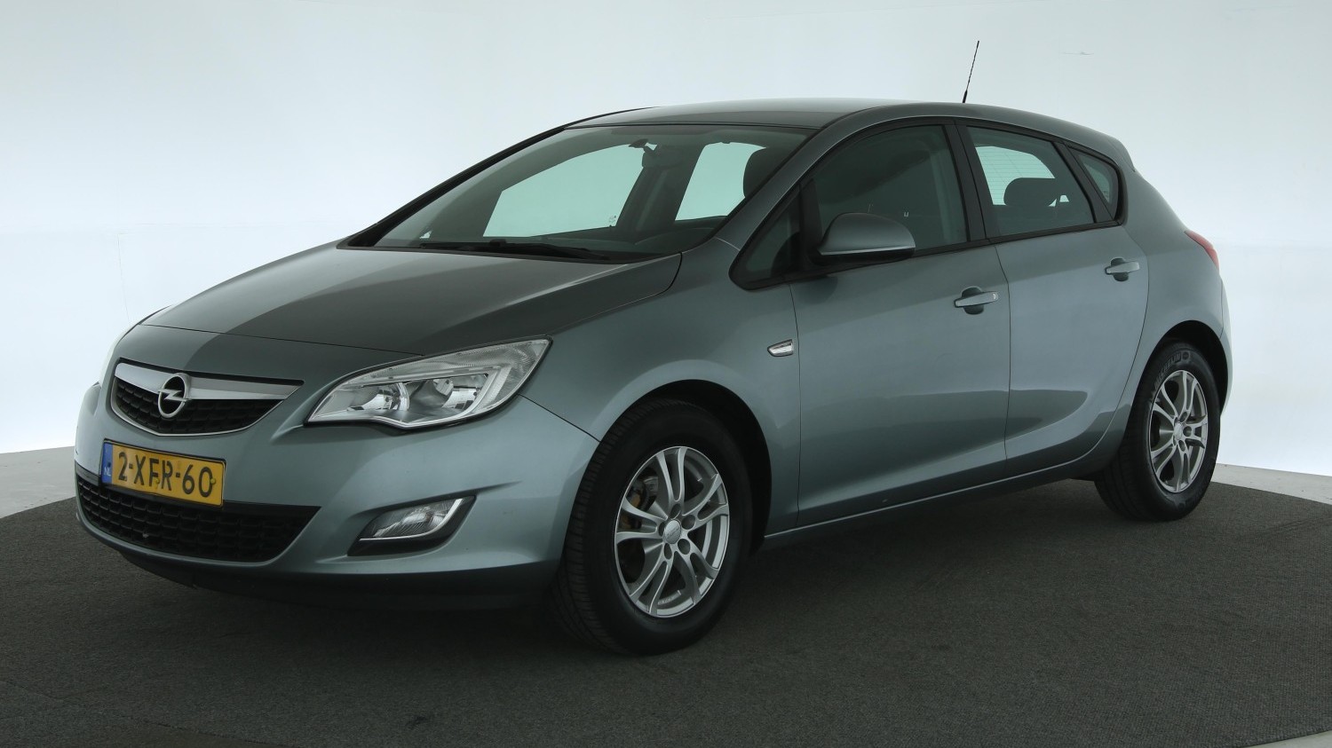 Opel Astra Hatchback 2011 2-XFR-60 1