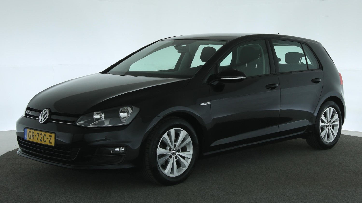 Volkswagen Golf Hatchback 2015 GR-720-Z 1