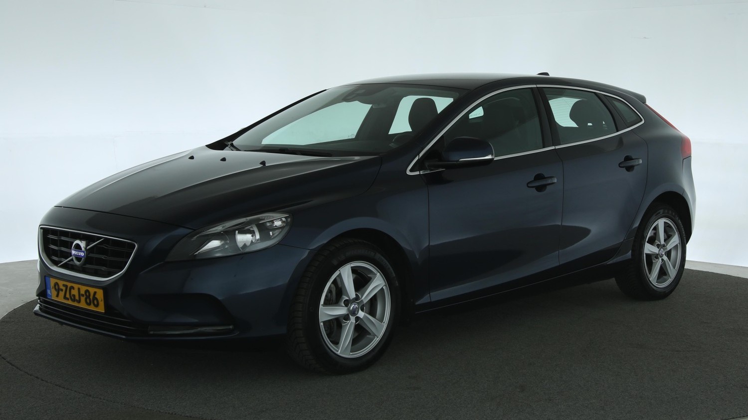 Volvo V40 Hatchback 2014 9-ZGJ-86 1