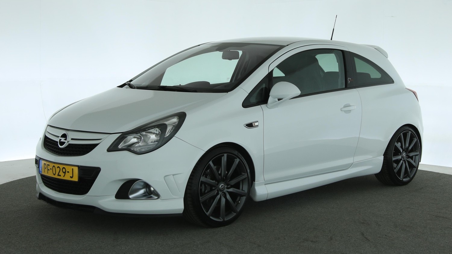 Opel Corsa Hatchback 2012 PF-029-J 1