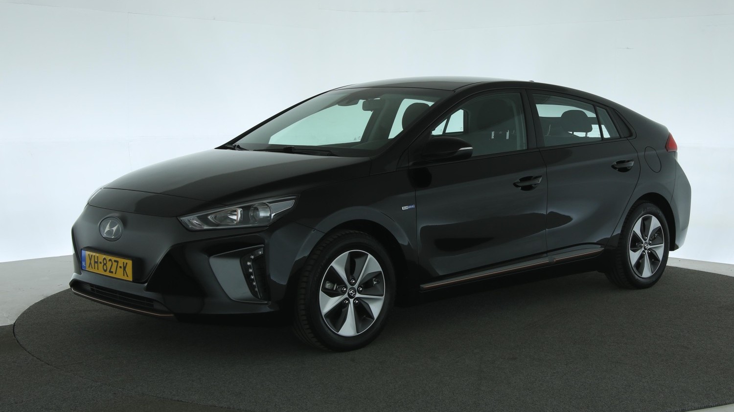 Hyundai Ioniq Hatchback 2018 XH-827-K 1