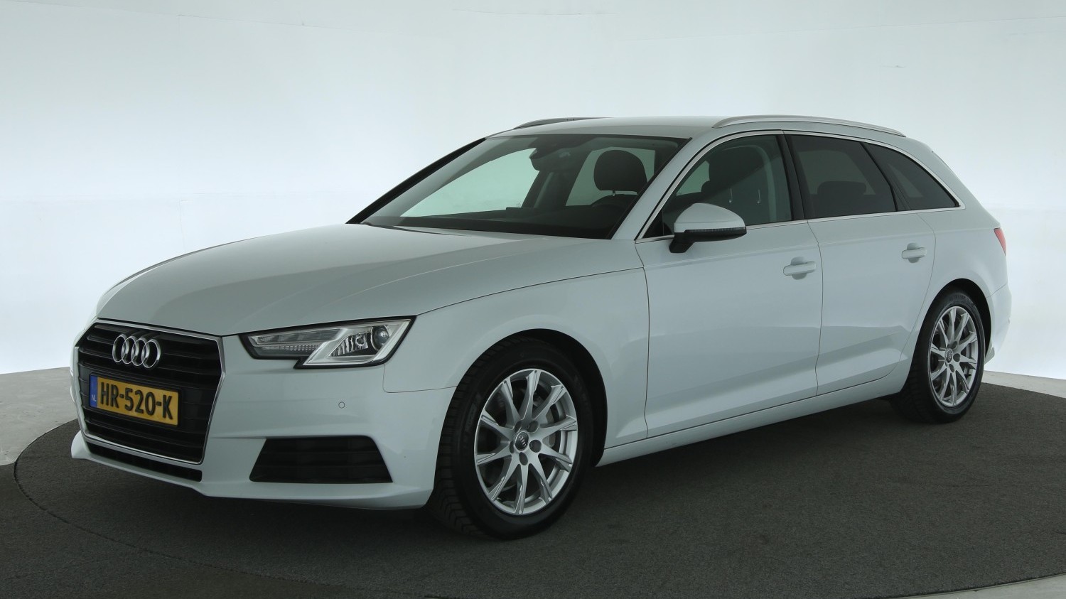 Audi A4 Station 2015 HR-520-K 1