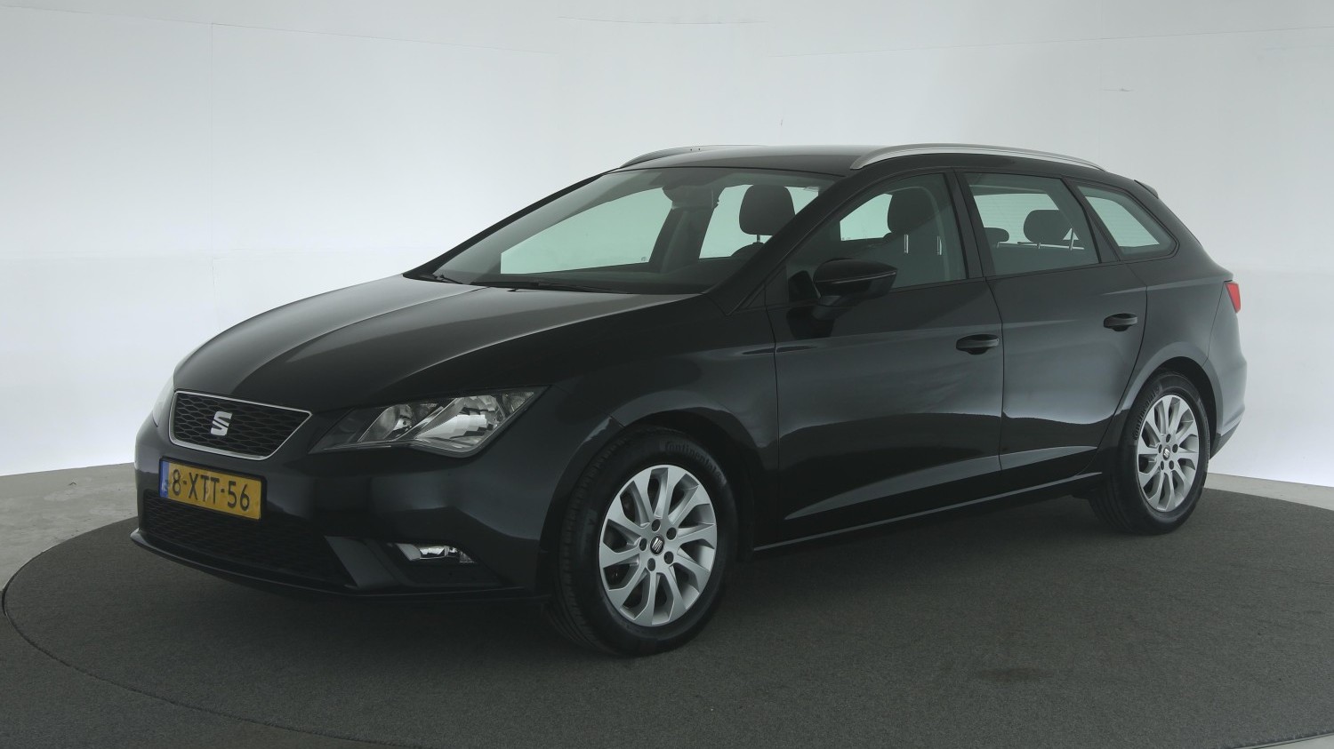 Seat Leon Station 2014 8-XTT-56 1