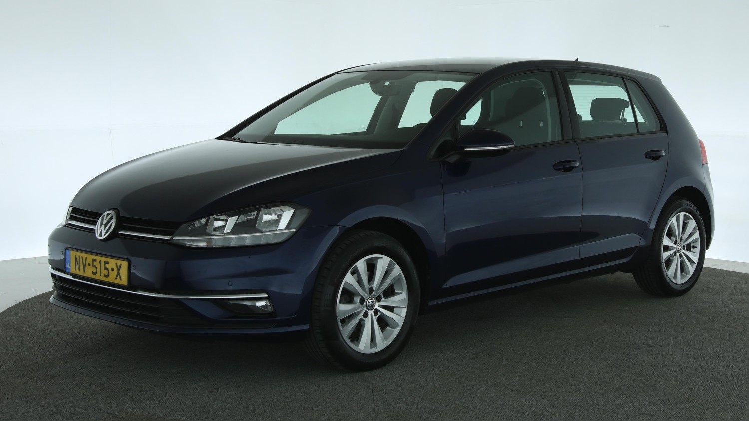 Volkswagen Golf Hatchback 2017 NV-515-X 1
