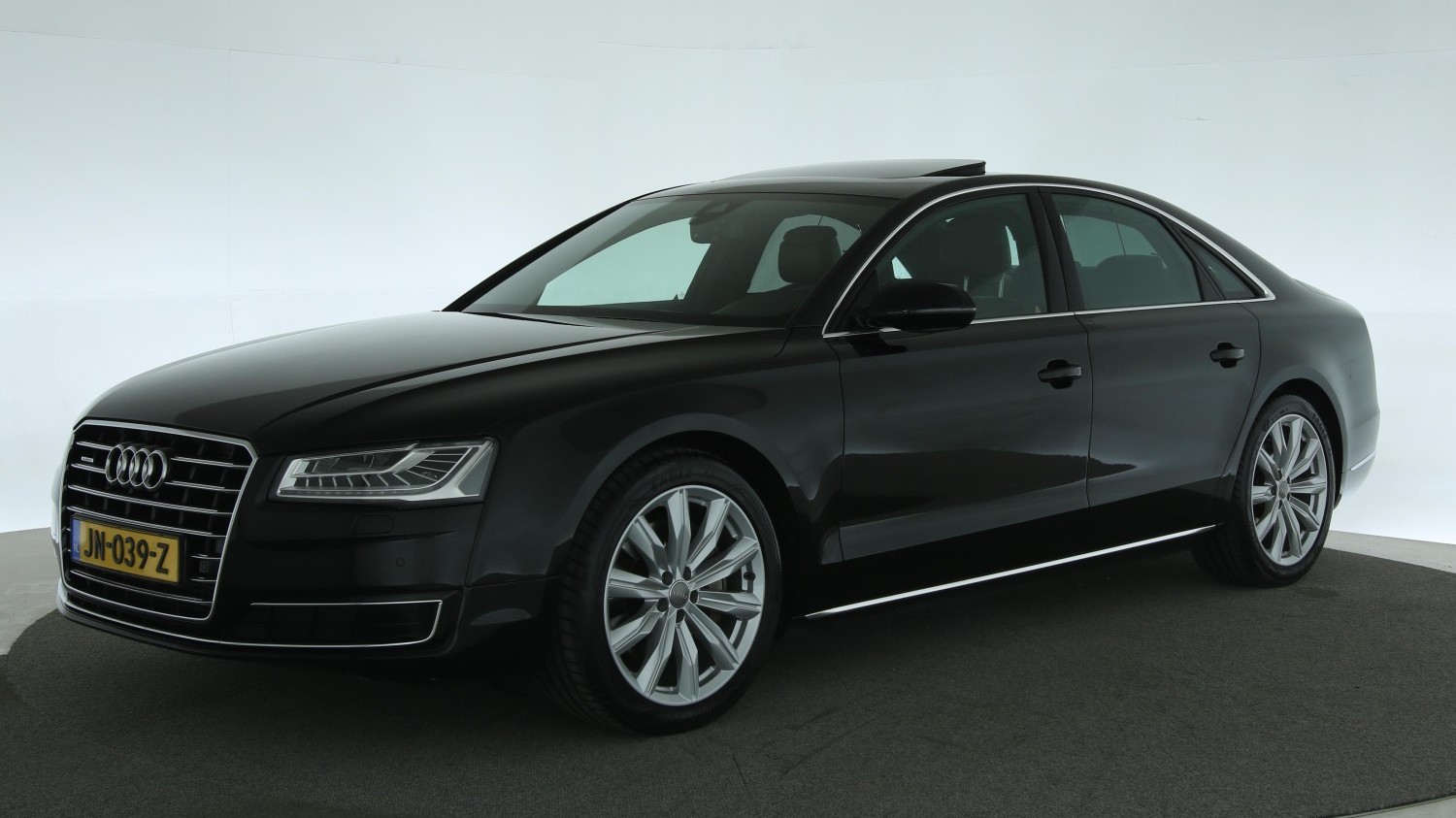 Audi A8 Sedan 2016 JN-039-Z 1