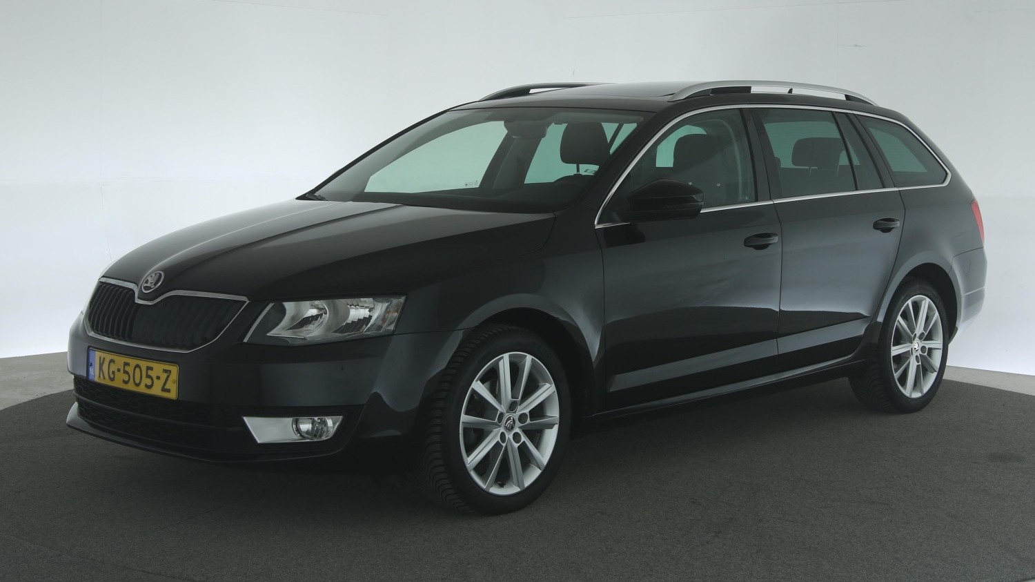 Skoda Octavia Station 2016 KG-505-Z 1