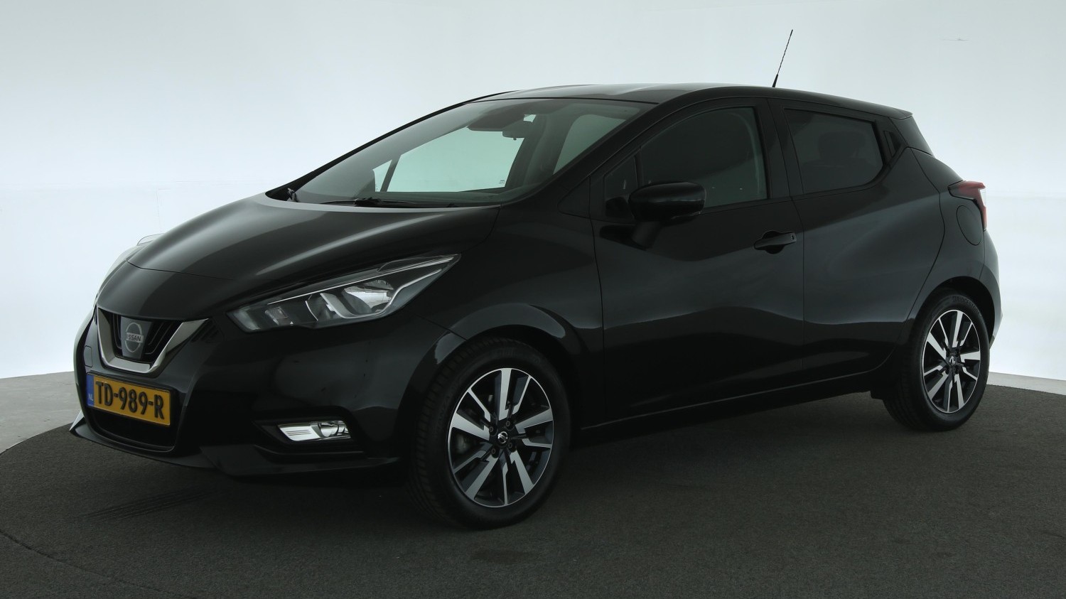 Nissan Micra Hatchback 2018 TD-989-R 1