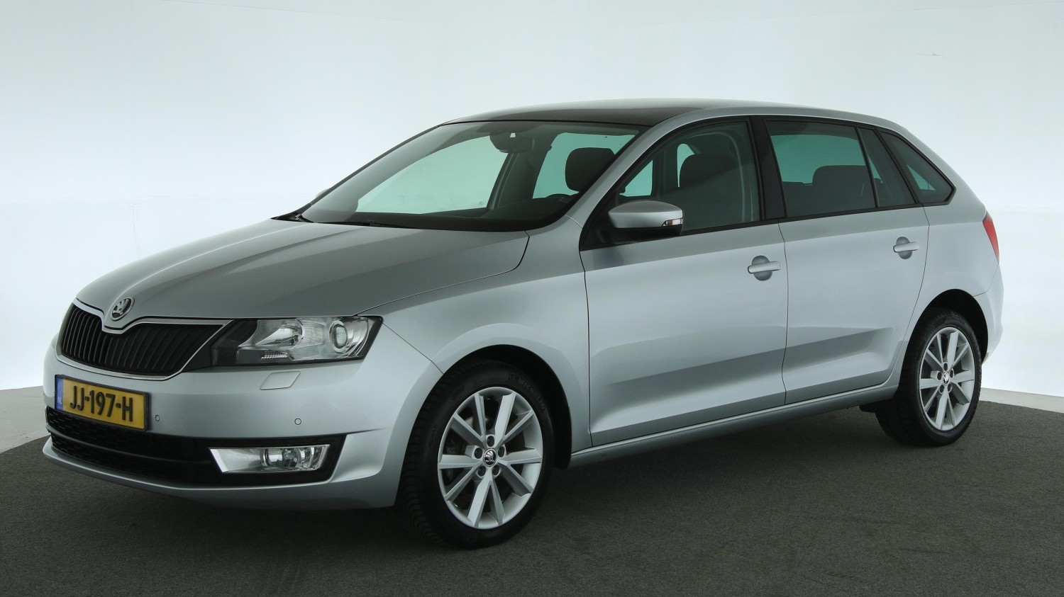 Skoda Rapid Hatchback 2016 JJ-197-H 1