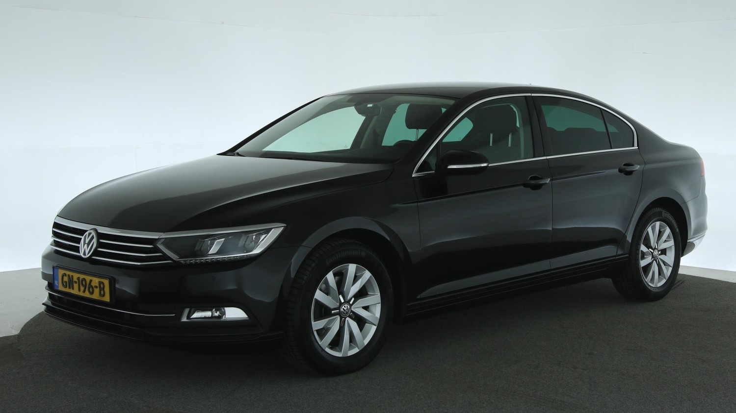 Volkswagen Passat Sedan 2015 GN-196-B 1