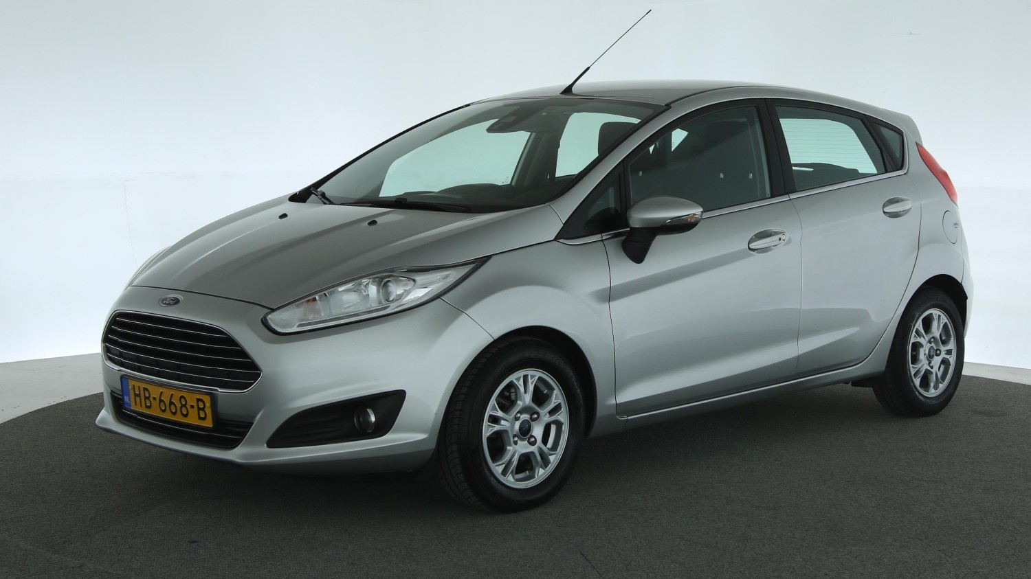 Ford Fiesta Hatchback 2015 HB-668-B 1