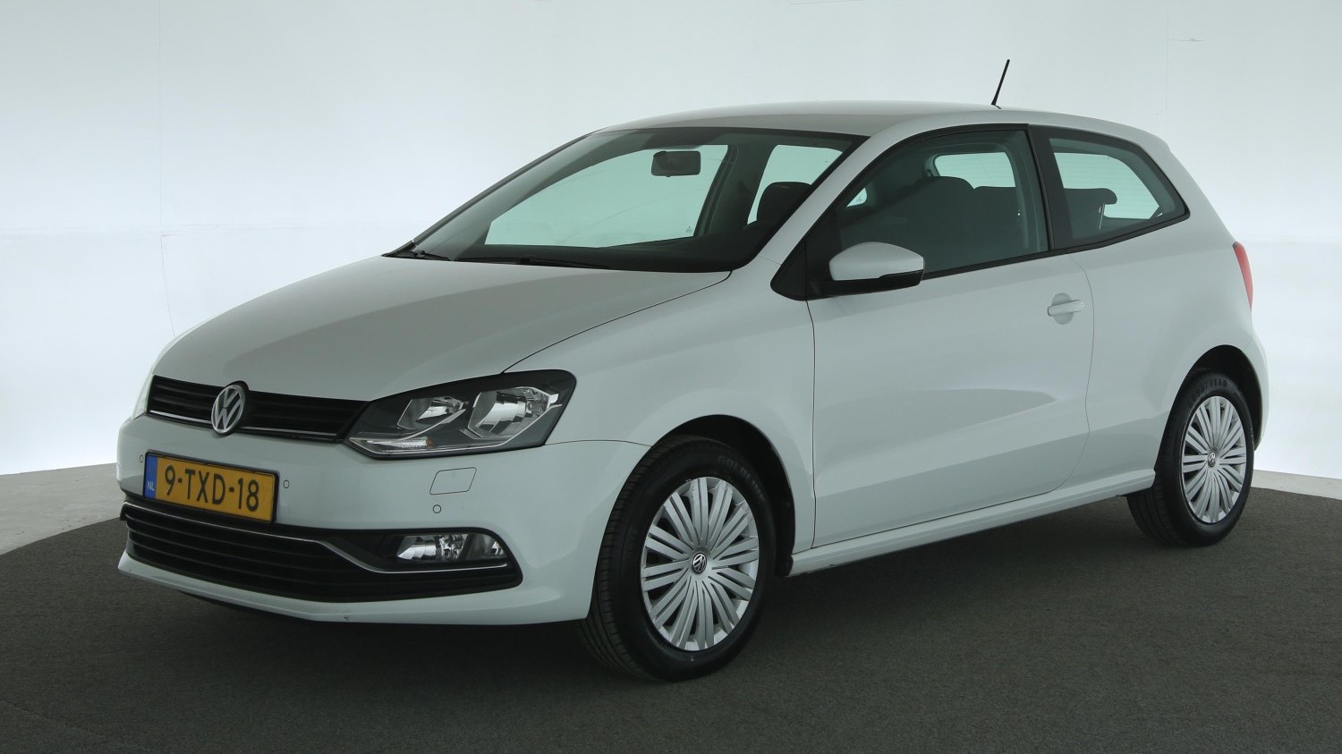 Volkswagen Polo Hatchback 2014 9-TXD-18 1