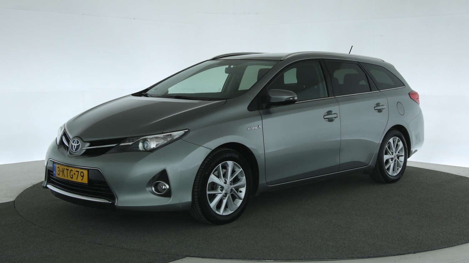 Toyota Auris Station 2013 3-KTG-79 1