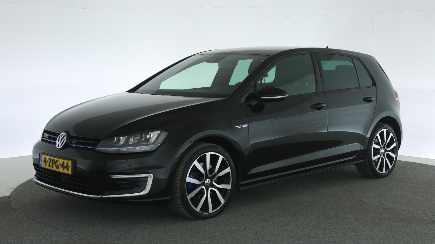Volkswagen Golf Hatchback 2015 4-ZPG-44 1