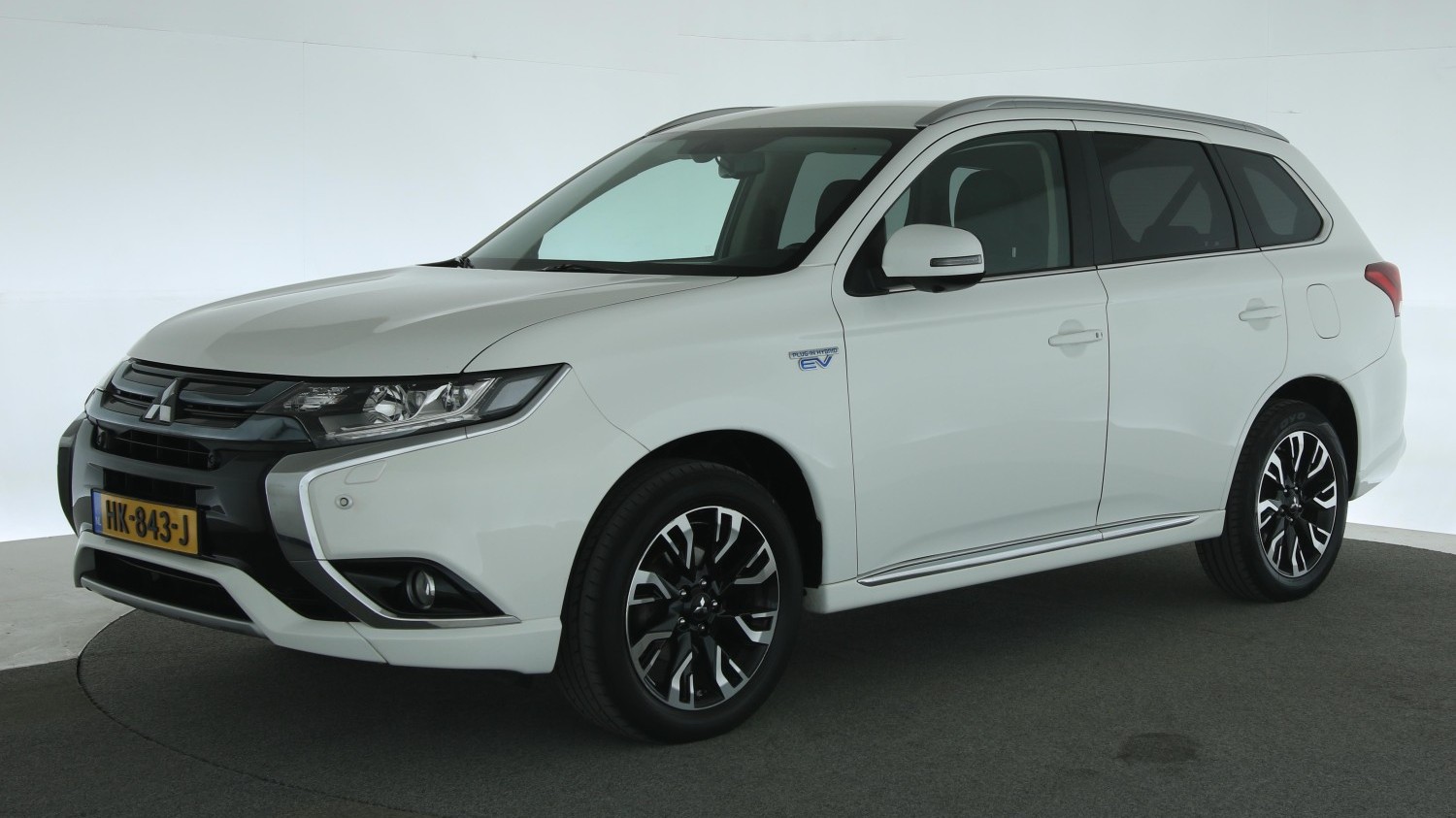 Mitsubishi Outlander SUV / Terreinwagen 2015 HK-843-J 1