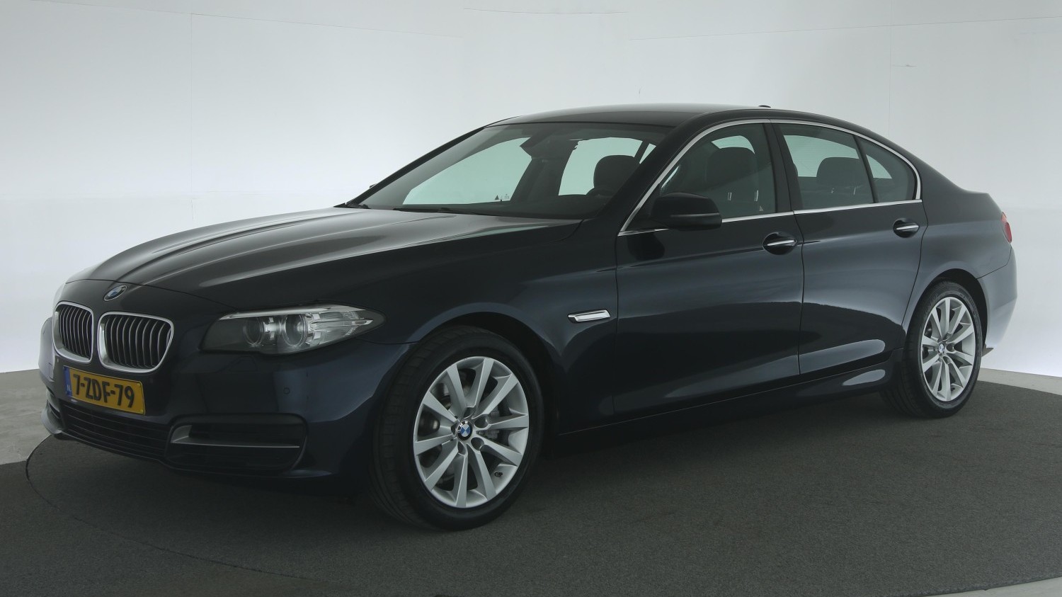 BMW 5-serie Sedan 2014 7-ZDF-79 1