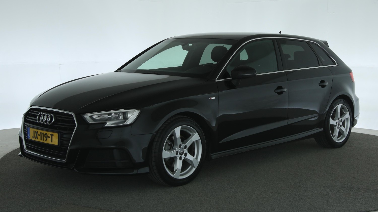 Audi A3 Hatchback 2016 JX-119-T 1