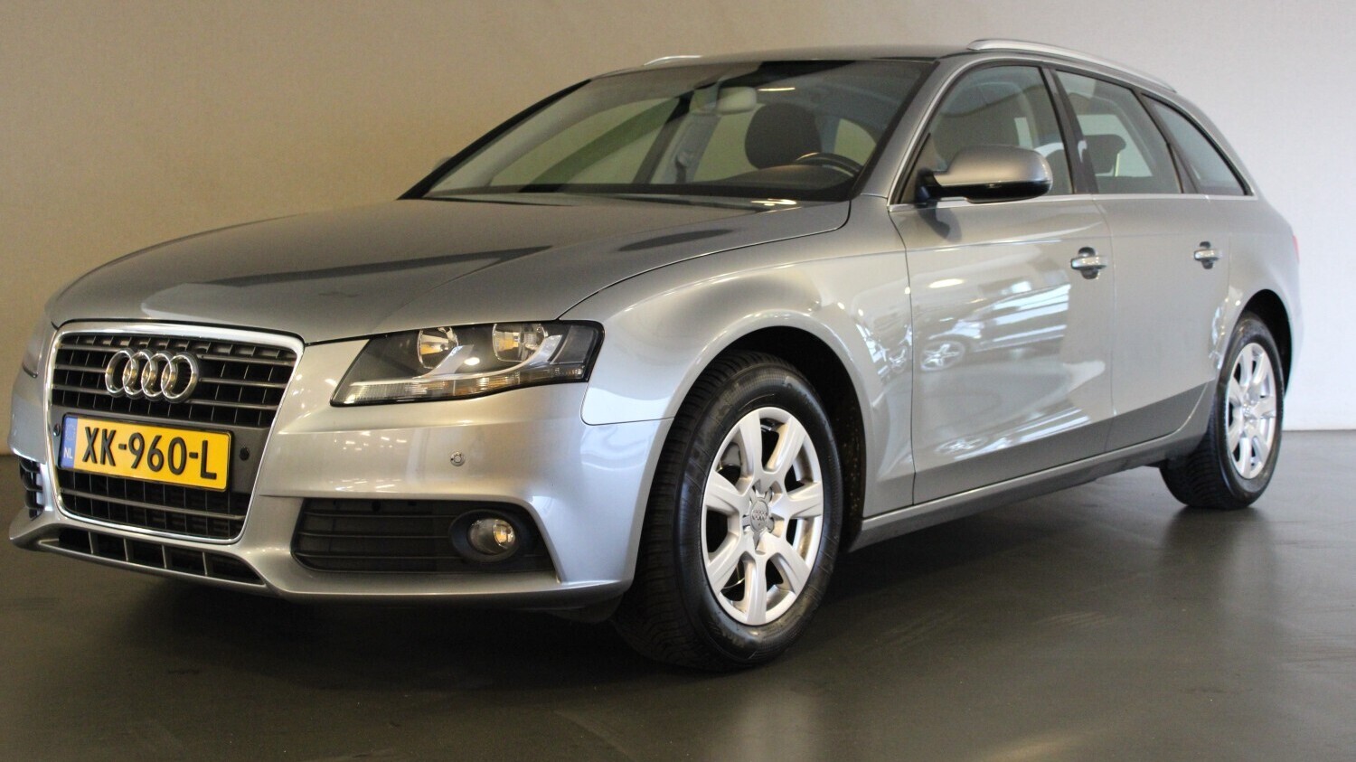 Audi A4 Station 2010 XK-960-L 1