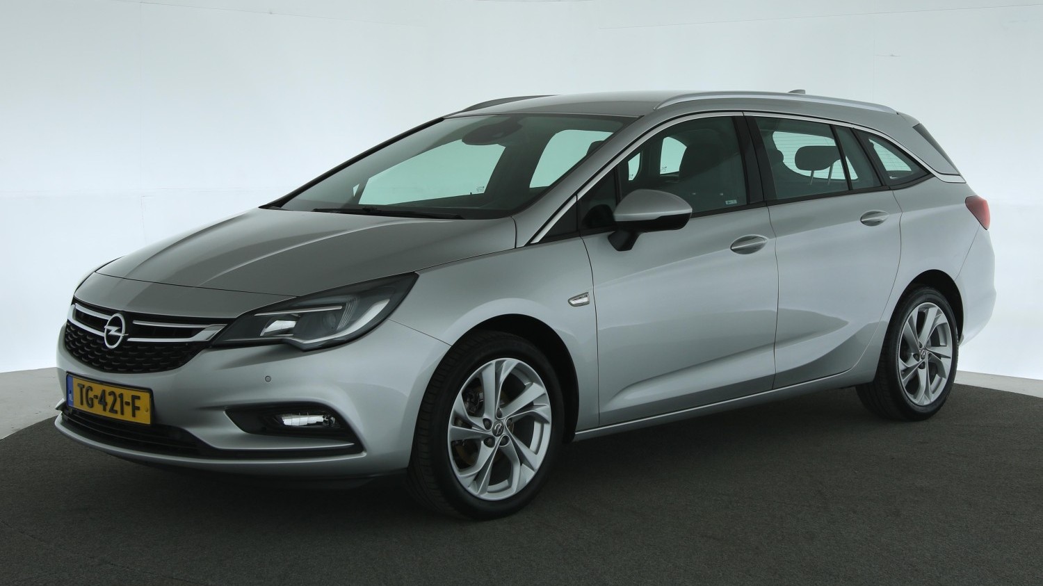 Opel Astra Station 2017 TG-421-F 1