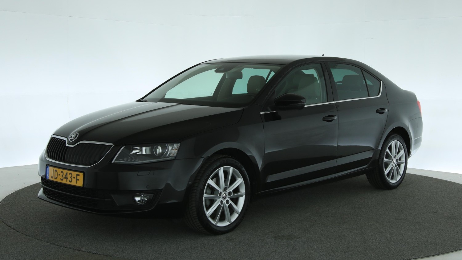 Skoda Octavia Hatchback 2016 JD-343-F 1