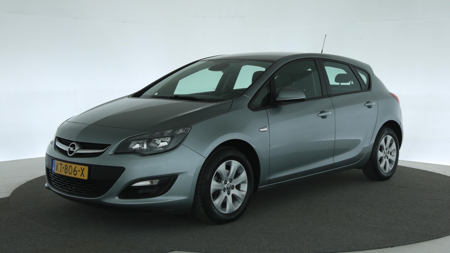 Opel Astra Hatchback 2015 KT-806-X 1