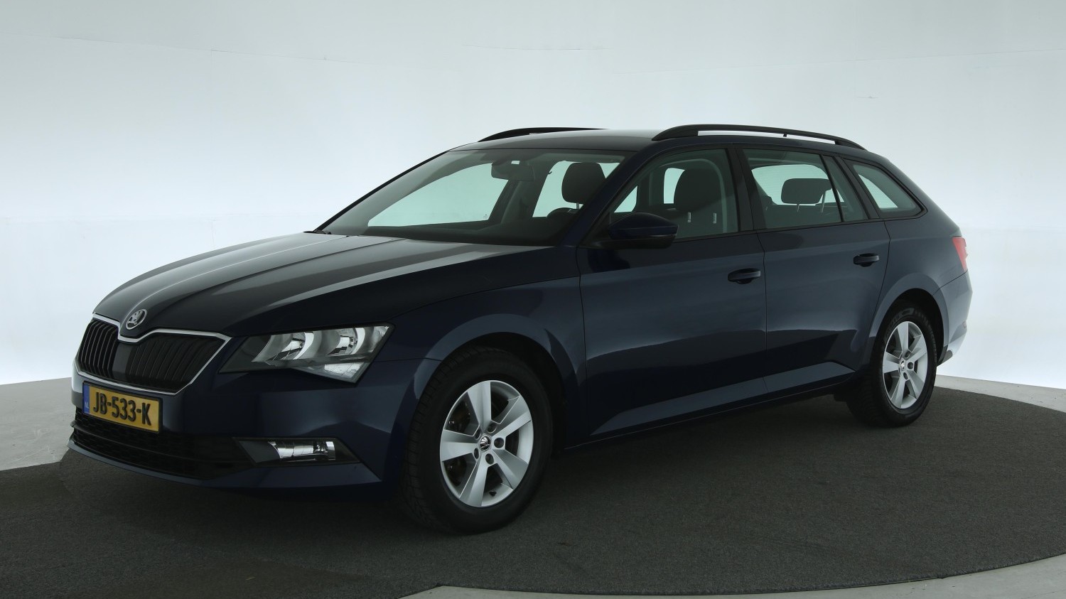 Skoda Superb Station 2016 JB-533-K 1