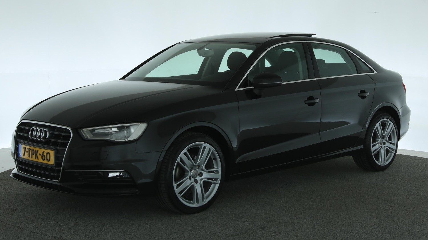 Audi A3 Sedan 2014 7-TPK-60 1