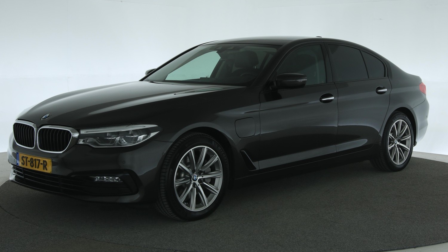 BMW 5-serie Sedan 2018 ST-817-R 1