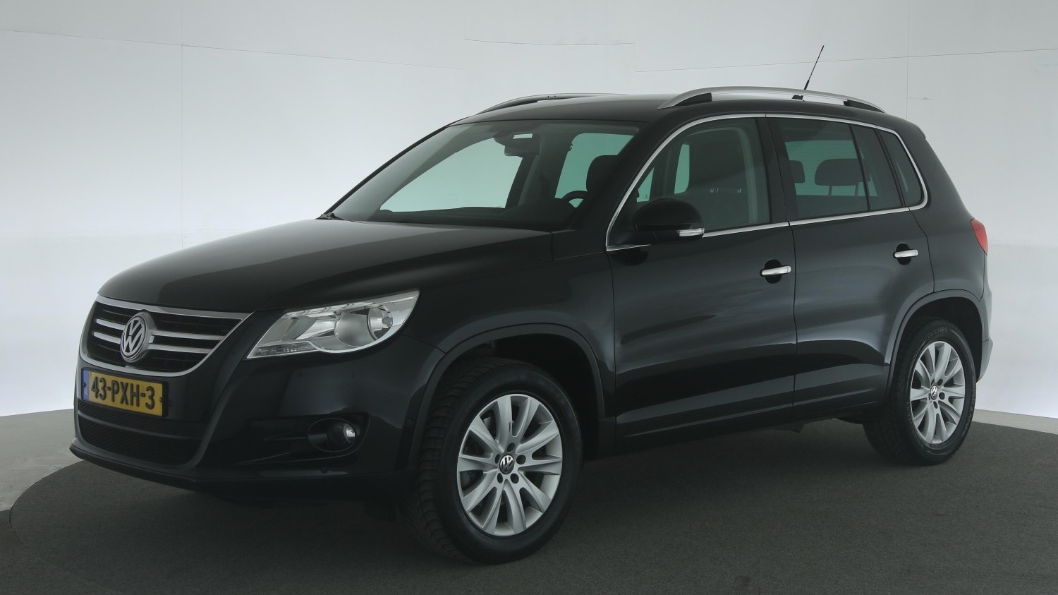 Volkswagen Tiguan SUV / Terreinwagen 2011 43-PXH-3 1