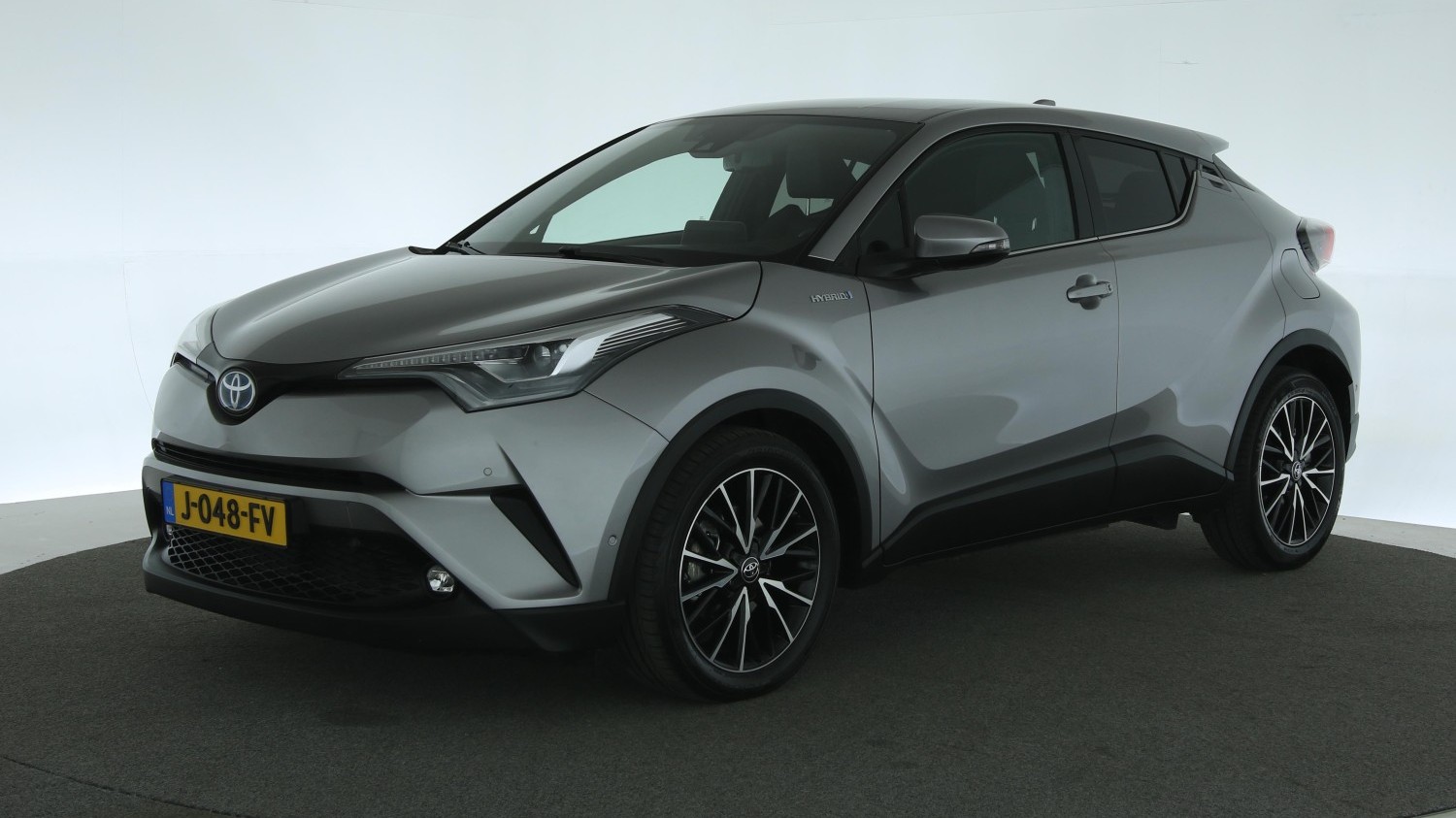 Toyota C-HR SUV / Terreinwagen 2017 J-048-FV 1