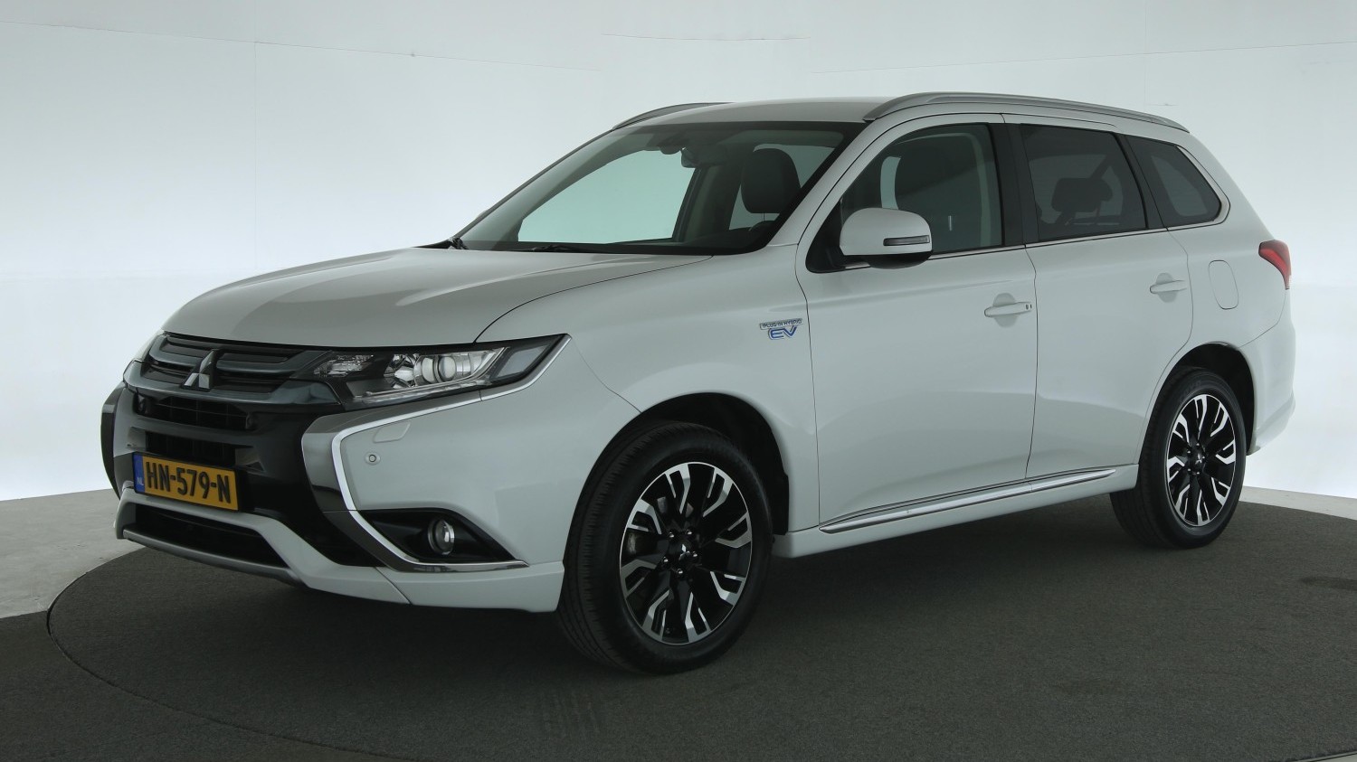 Mitsubishi Outlander SUV / Terreinwagen 2015 HN-579-N 1